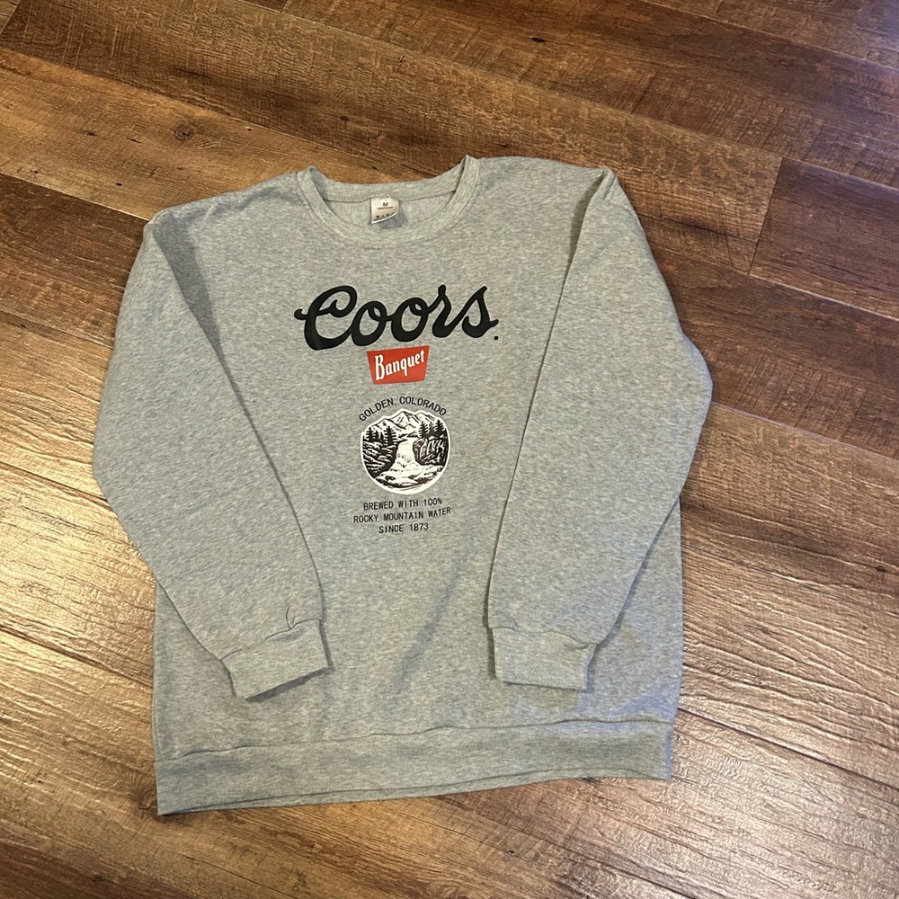 Women’s gray crewneck